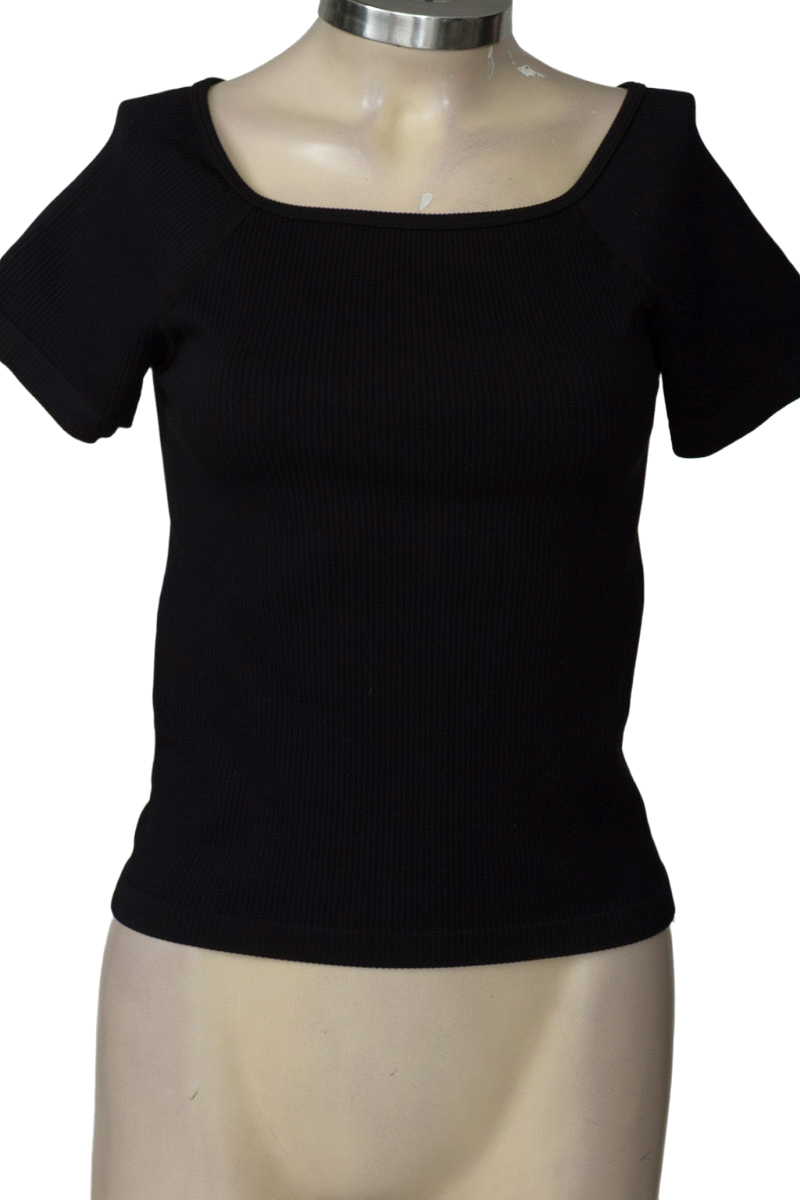 Top / Camiseta color Negro - Basement