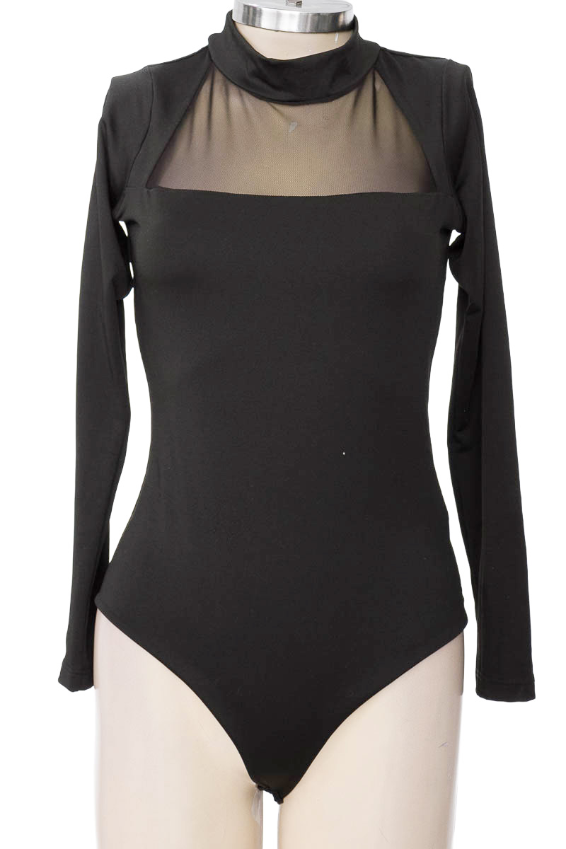 Top / Camiseta color Negro - Luana