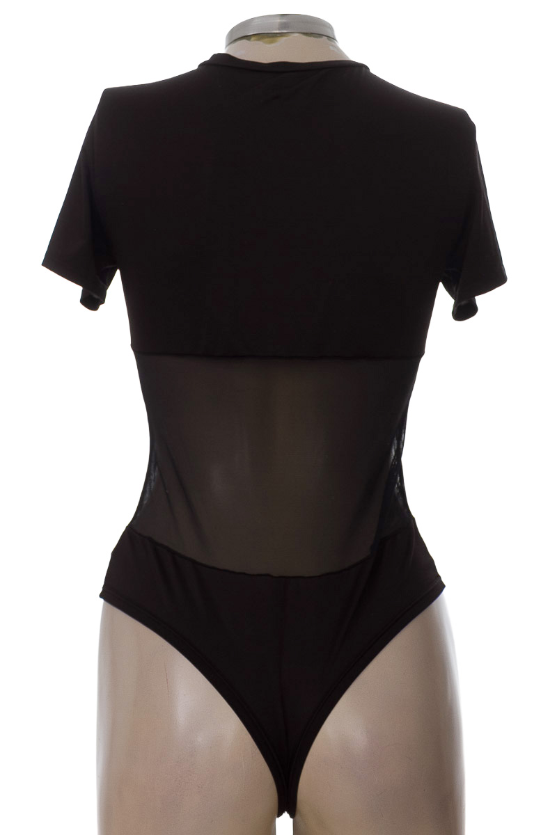 Top / Camiseta color Negro - Carmel