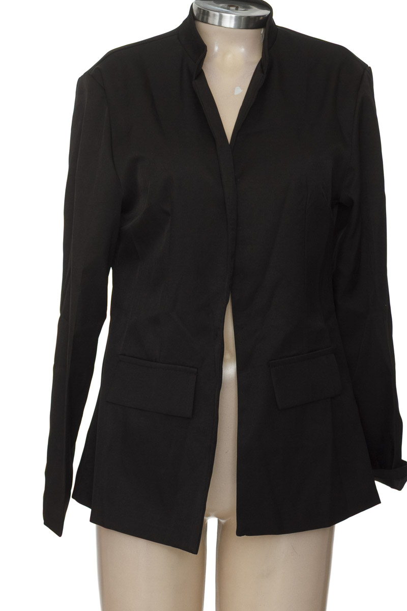 Chaqueta / Abrigo color Negro - Closeando