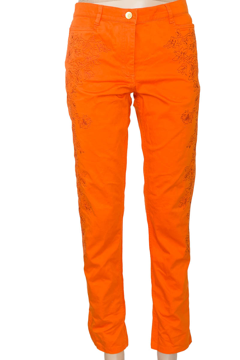 Pantalones color Naranja - Closeando