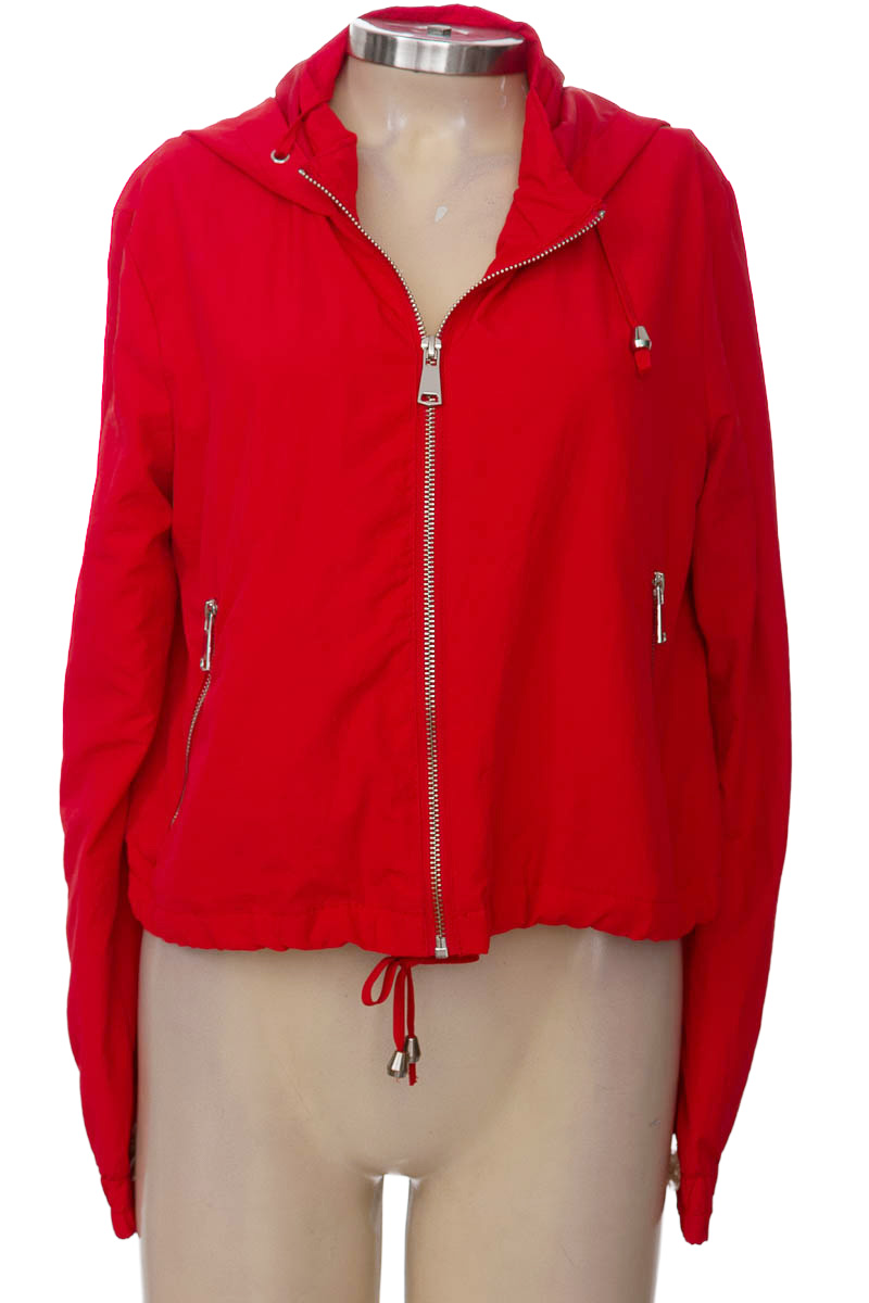 Chaqueta / Abrigo color Rojo - Pull & Bear