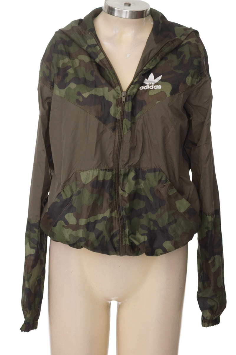 Ropa Deportiva / Salida de Baño color Verde - Closeando