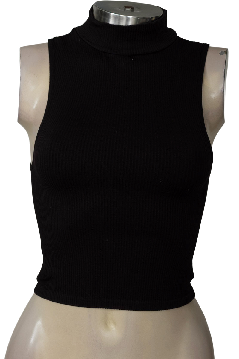Top / Camiseta color Negro - Closeando