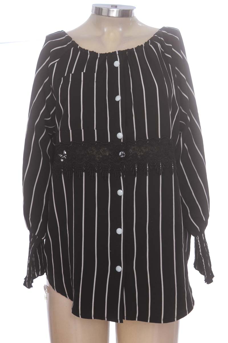 Blusa color Negro - Closeando