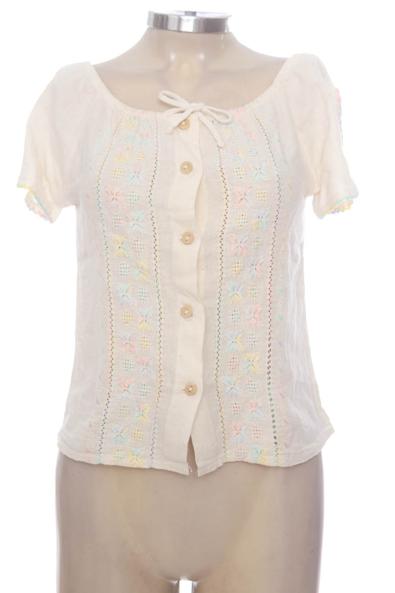 Top / Camiseta color Beige - Closeando