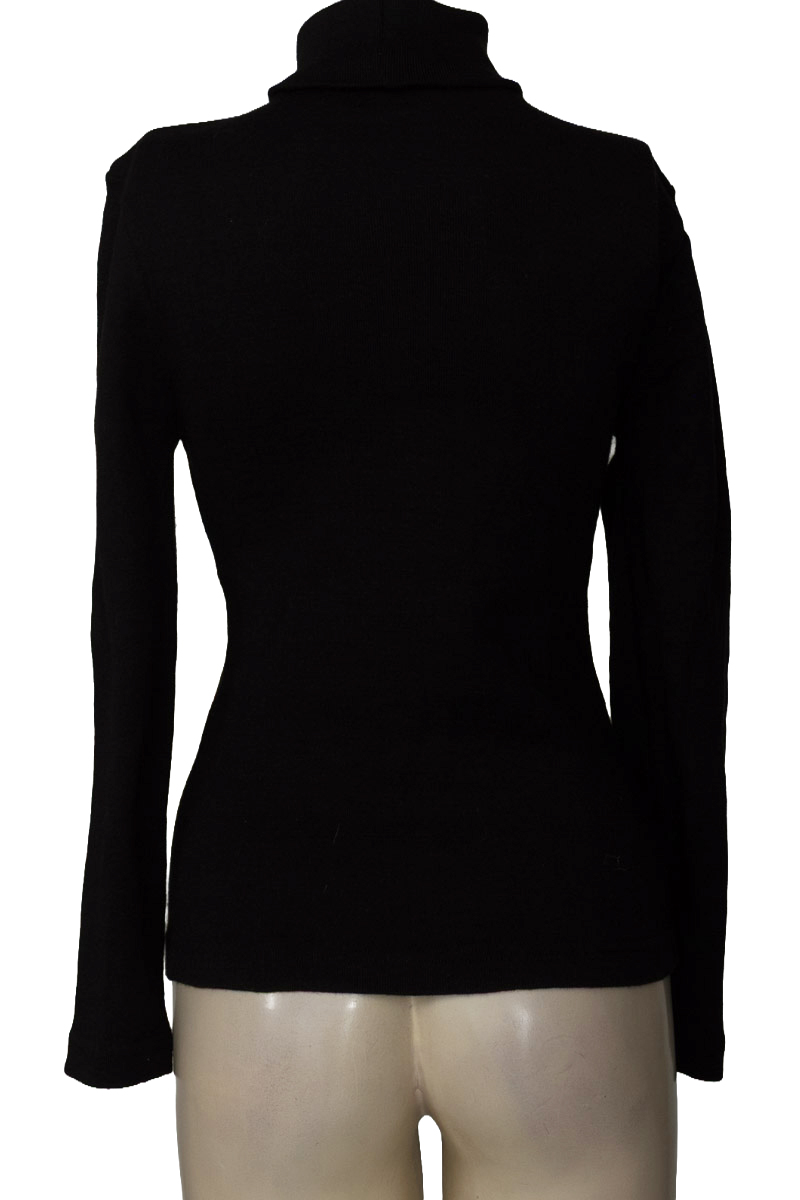 Sweater color Negro - Closeando