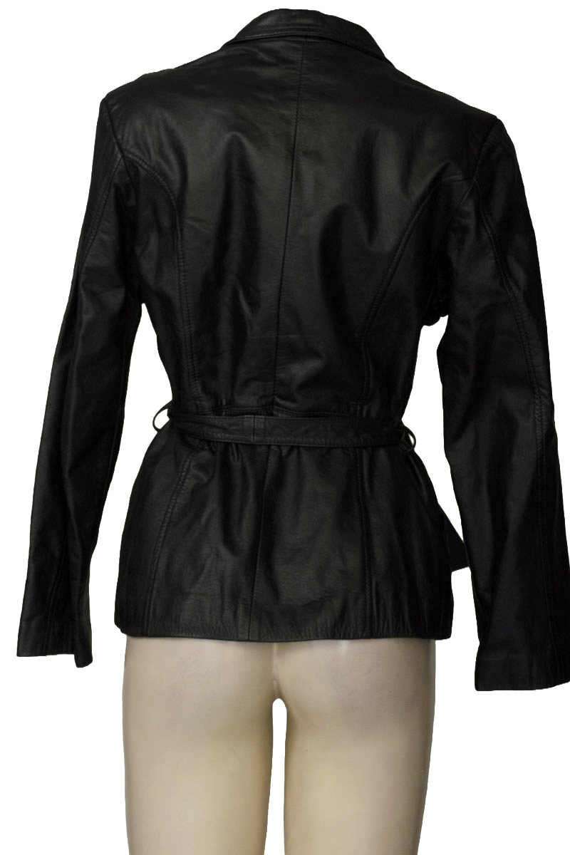 Chaqueta / Abrigo color Negro - Closeando