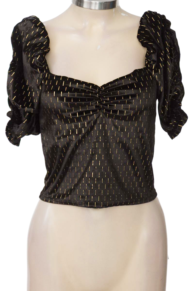 Top / Camiseta color Negro - Loguin