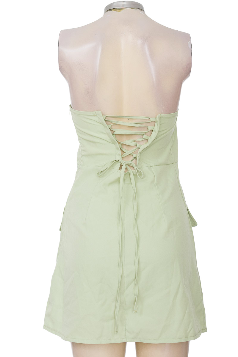 Vestido / Enterizo color Verde - Closeando