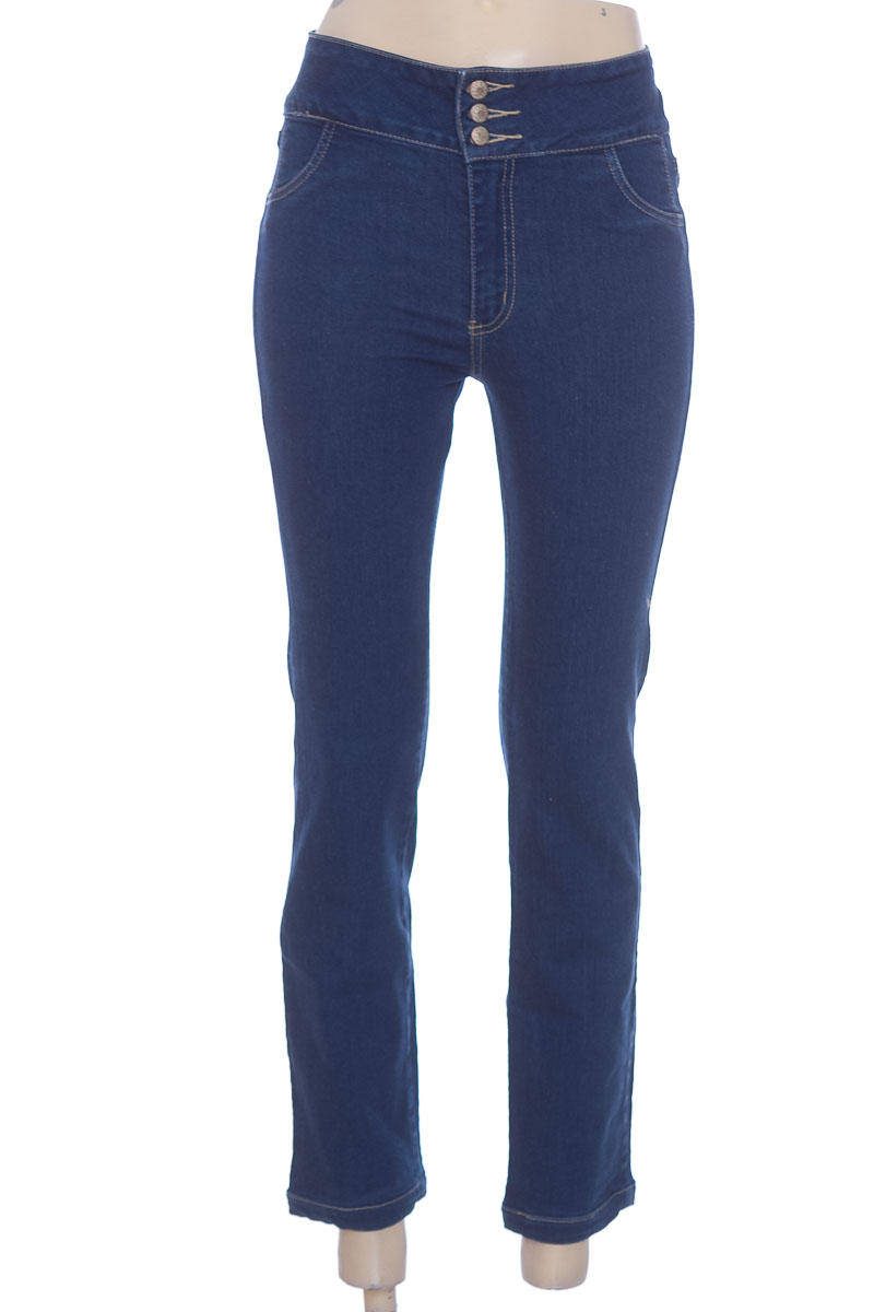 Pantalón color Azul P.O. Box Closeando