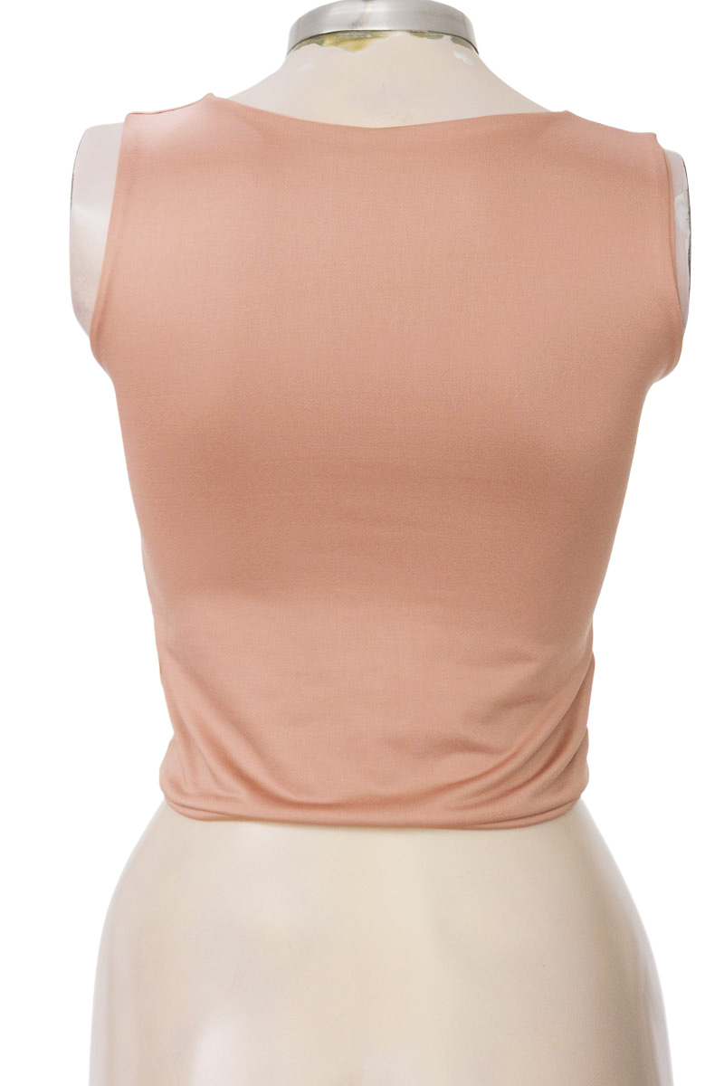 Top / Camiseta color Café - Closeando