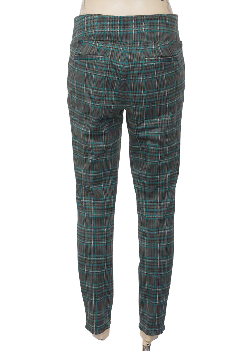 Pantalones color Verde - Soho Apparel Ltd