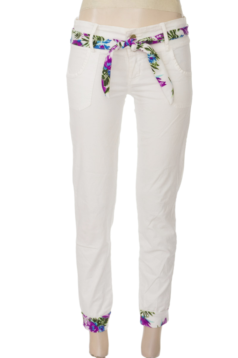 Pantalones color Blanco - ÁKTIF