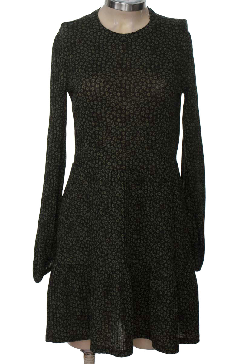 Vestido / Enterizo color Verde - Stradivarius