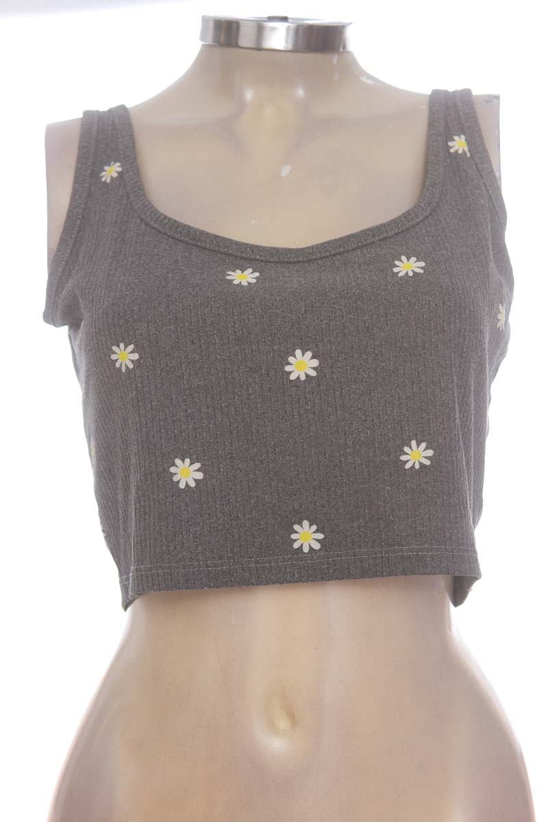 Top / Camiseta color Gris - Closeando