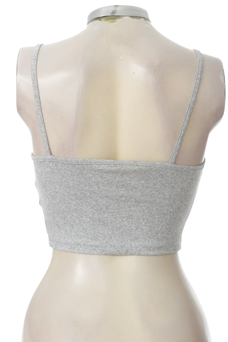 Top / Camiseta color Gris - Closeando