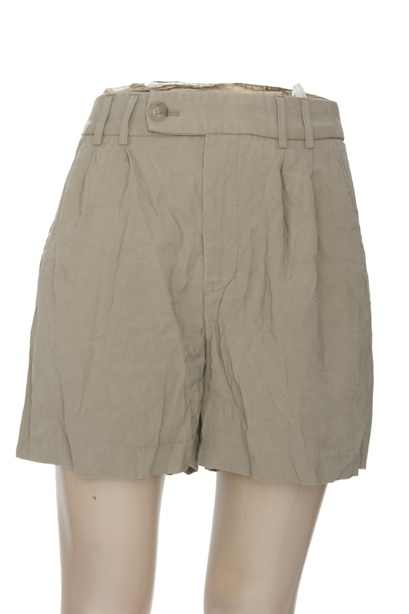 Short color Verde - Stradivarius