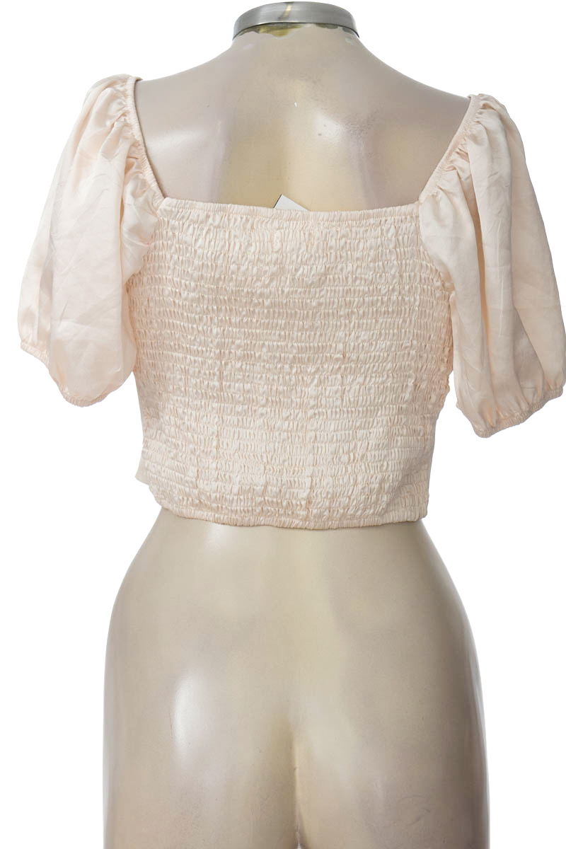 Top / Camiseta color Beige - Closeando