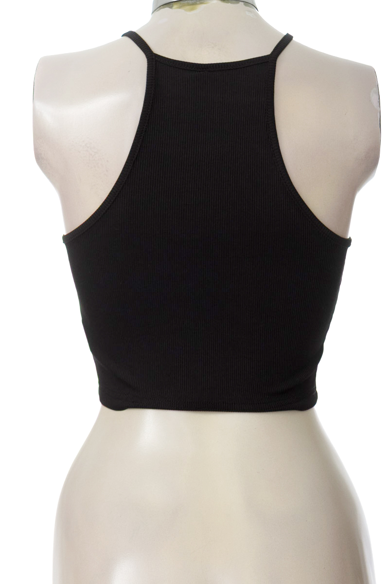 Top / Camiseta color Negro - Closeando