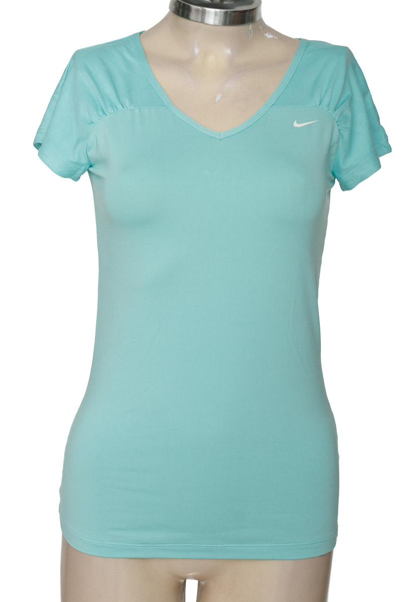 Ropa Deportiva / Salida de Baño color Aguamarina - Nike
