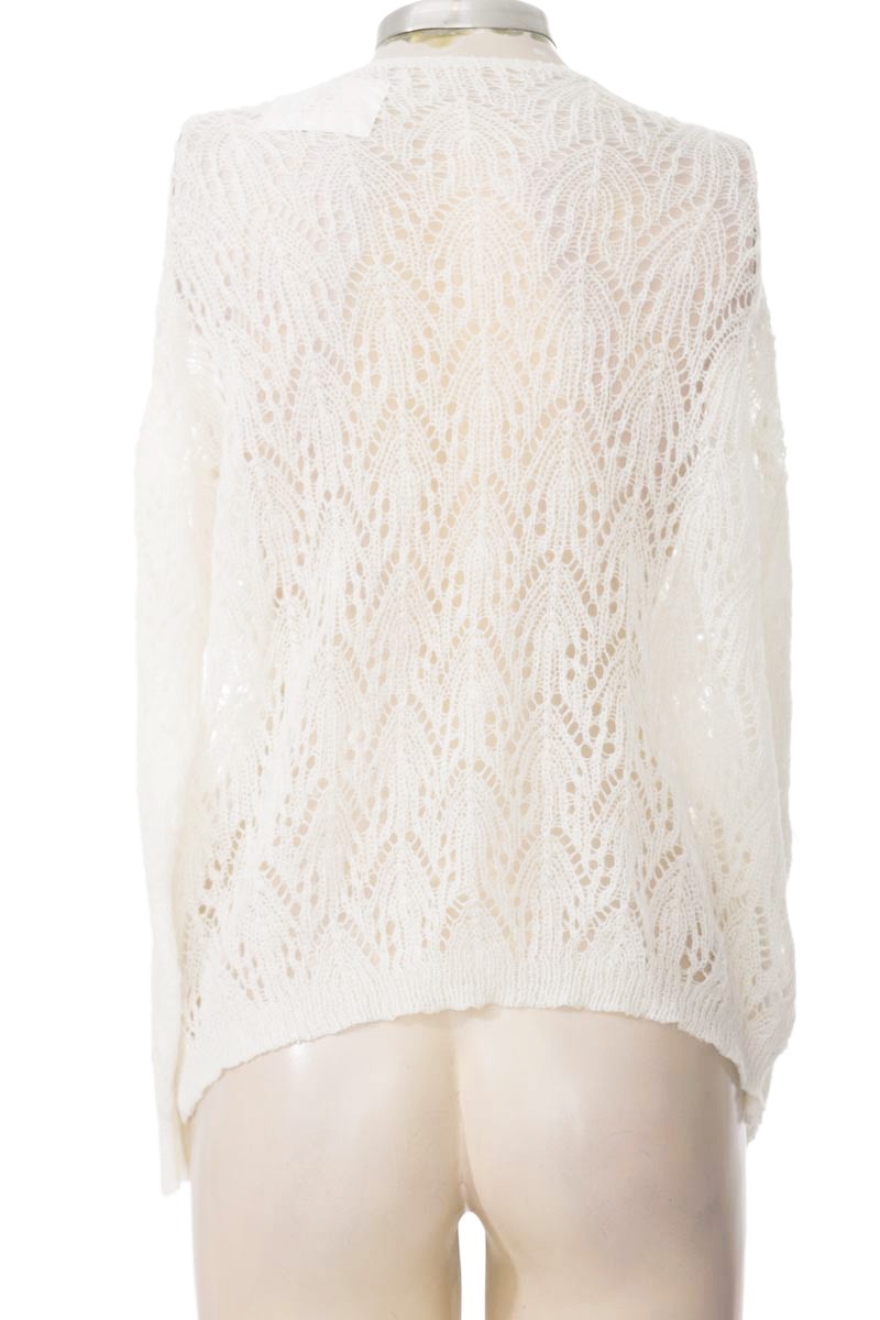 Sweater color Blanco - Closeando