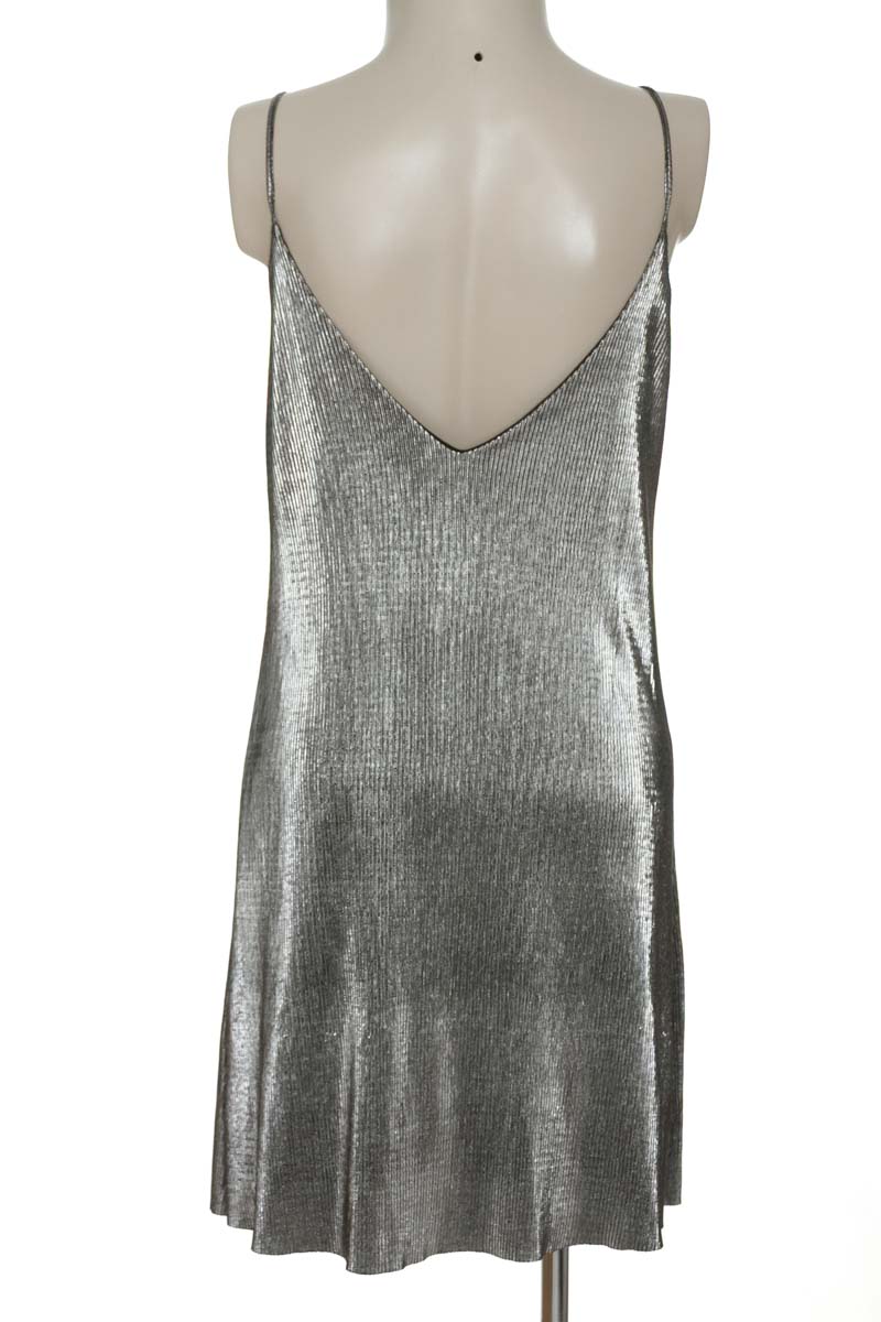 Vestido / Enterizo color Plateado - MATTELSA