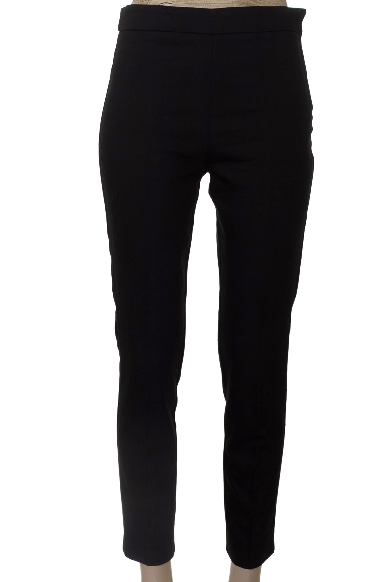 Pantalones color Negro - Stradivarius