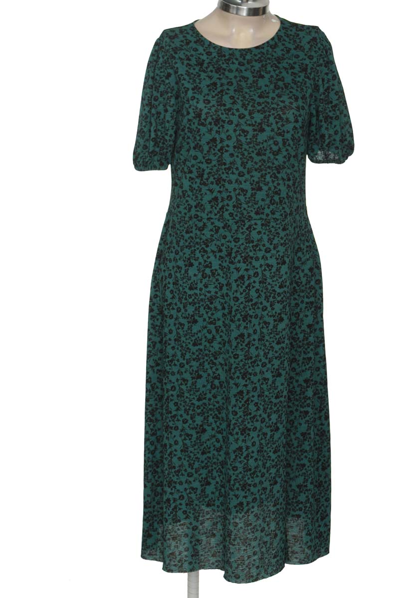 Vestido / Enterizo color Verde - Zara