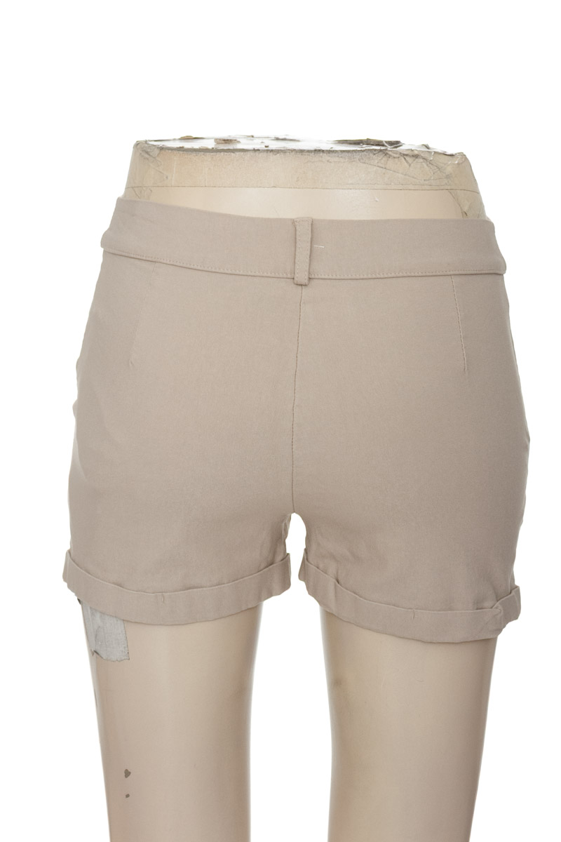 Short color Beige - Closeando