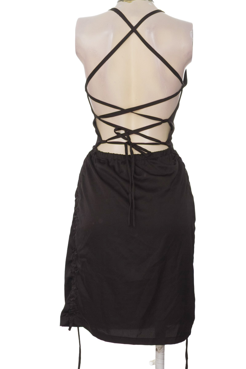 Vestido / Enterizo color Negro - Closeando