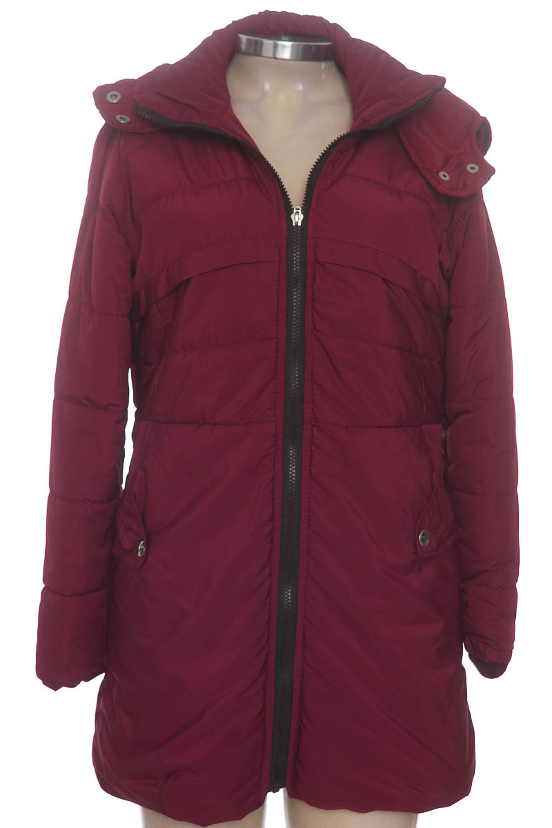 Chaqueta / Abrigo color Vinotinto - Estilo Inolvidable