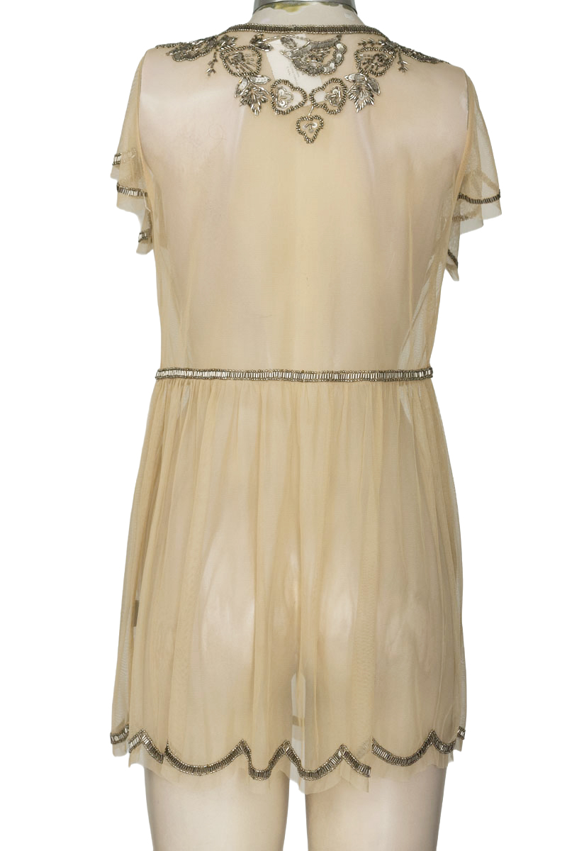 Vestido / Enterizo color Beige - Closeando