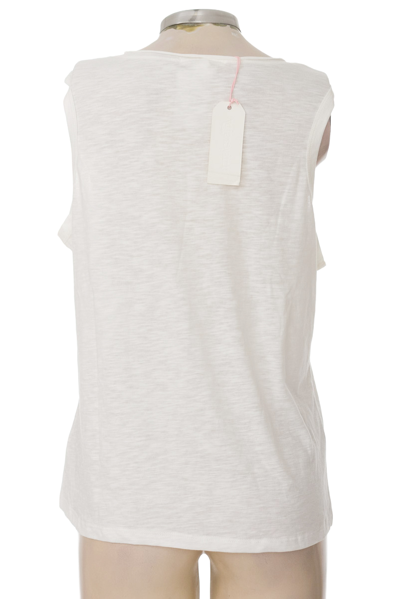 Top / Camiseta color Blanco - University Club