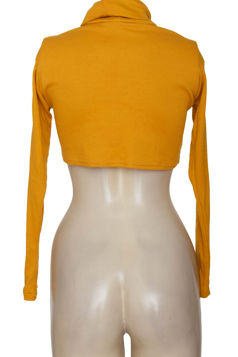 Top / Camiseta color Mostaza - Closeando