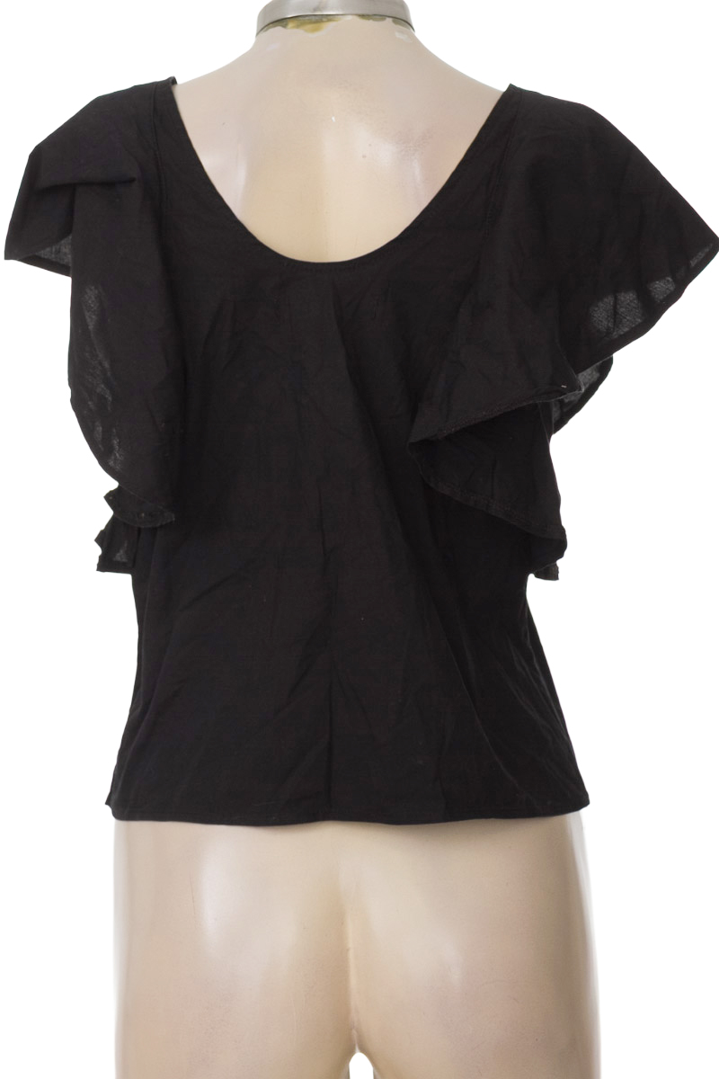 Top / Camiseta color Negro - Loguin
