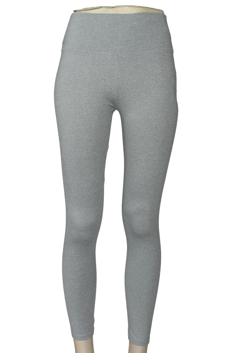 Ropa Deportiva / Salida de Baño color Gris - Closeando