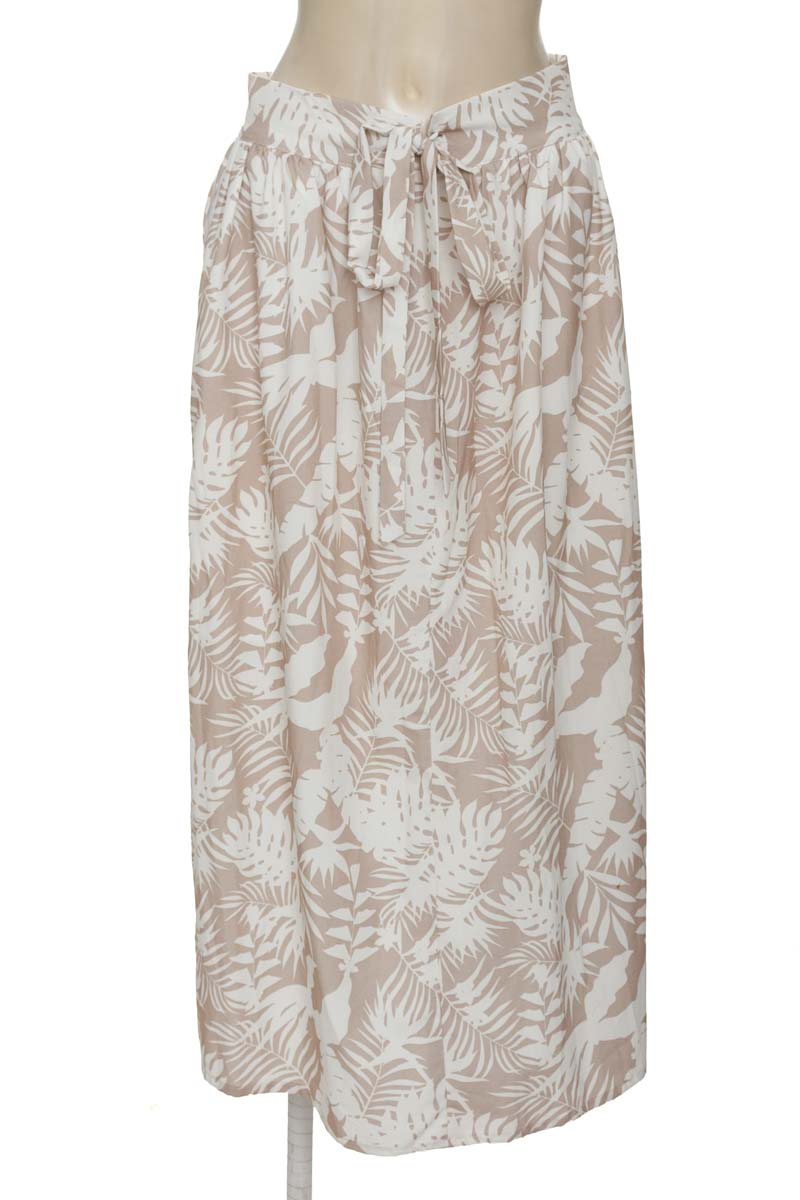 Falda color Beige - Closeando
