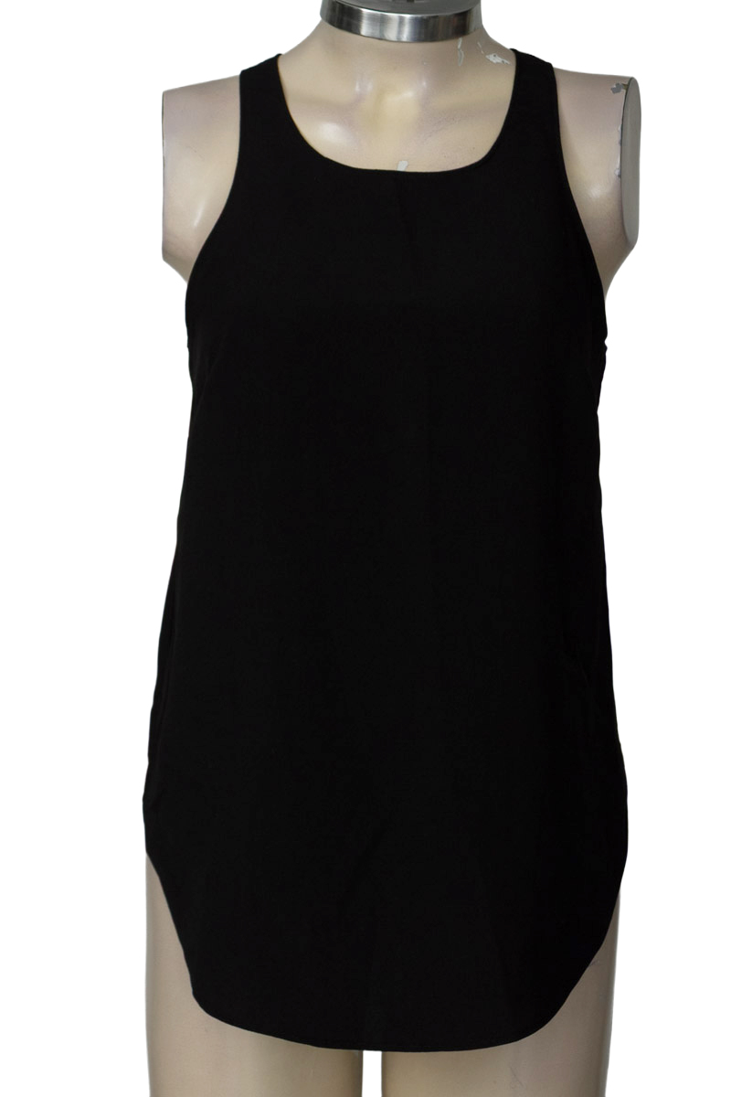 Top / Camiseta color Negro - Closeando