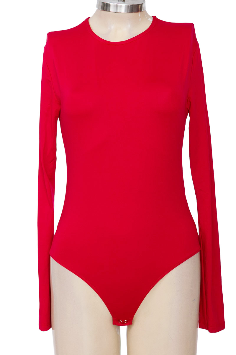 Top / Camiseta color Rojo - Stradivarius