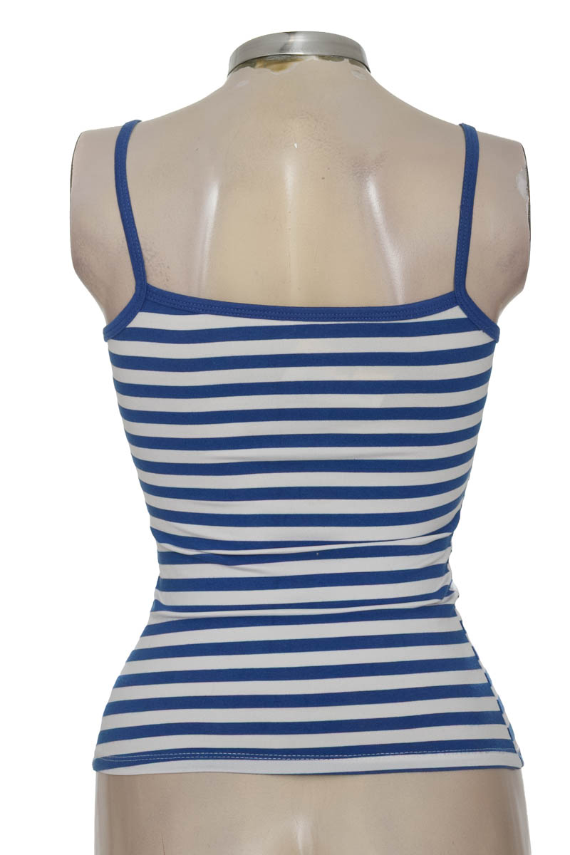 Top / Camiseta color Azul - Closeando