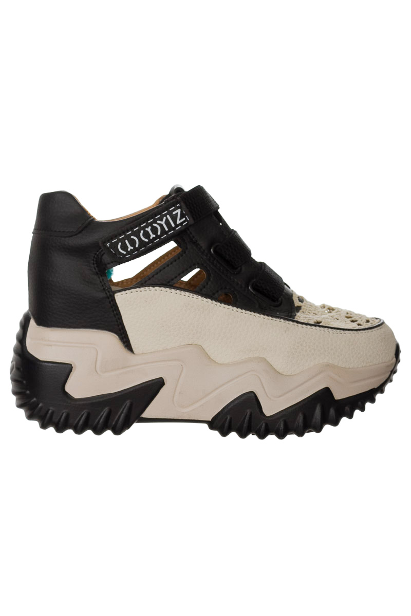 Zapatos color Beige - Closeando