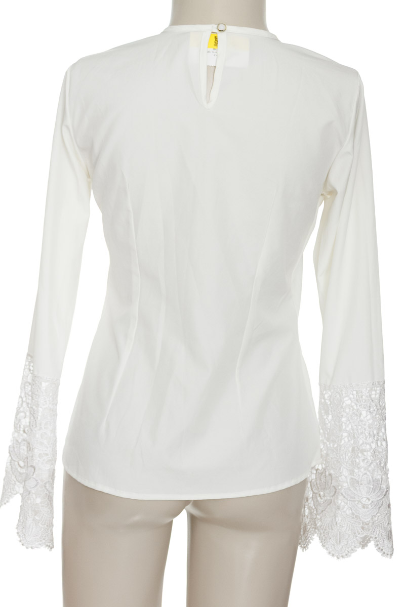 Blusa color Blanco - Closeando