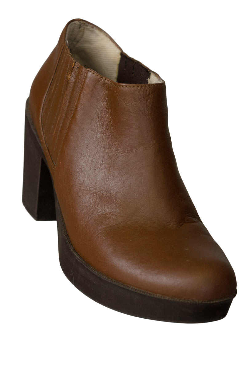 Zapatos color Café - Closeando