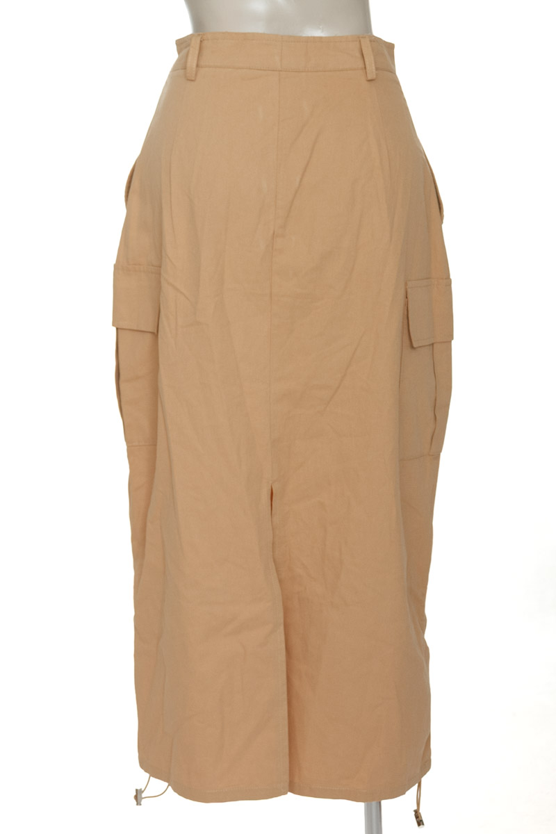 Falda color Beige - Closeando