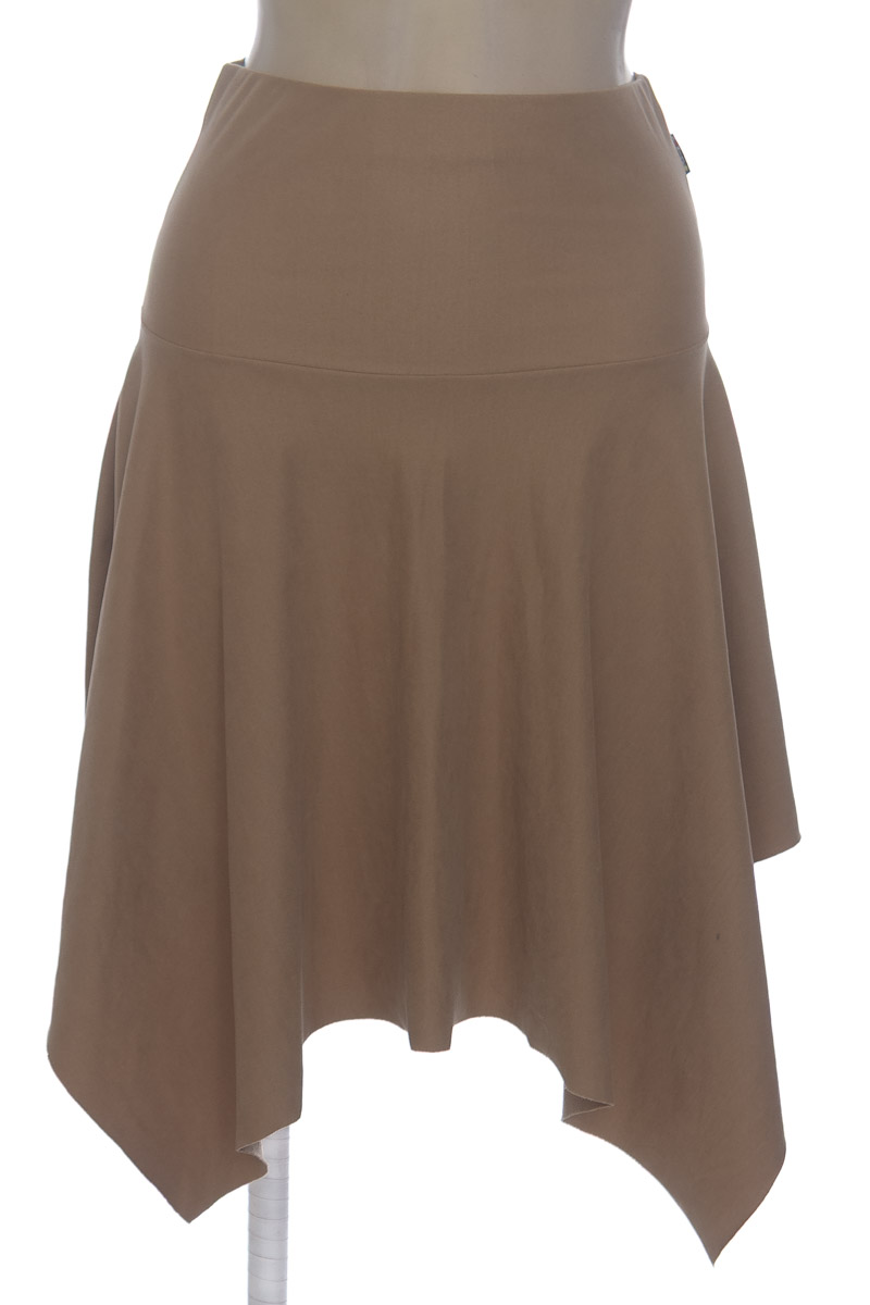 Falda color Beige - Closeando