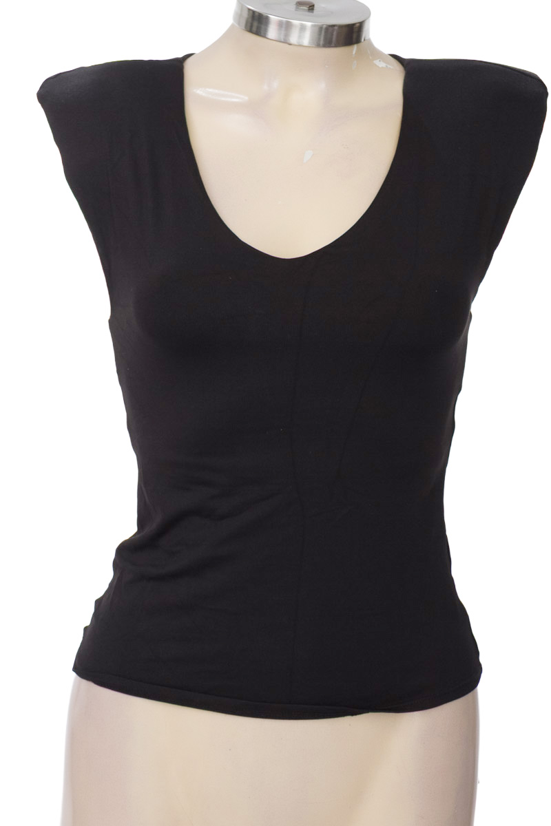 Top / Camiseta color Negro - Studio F