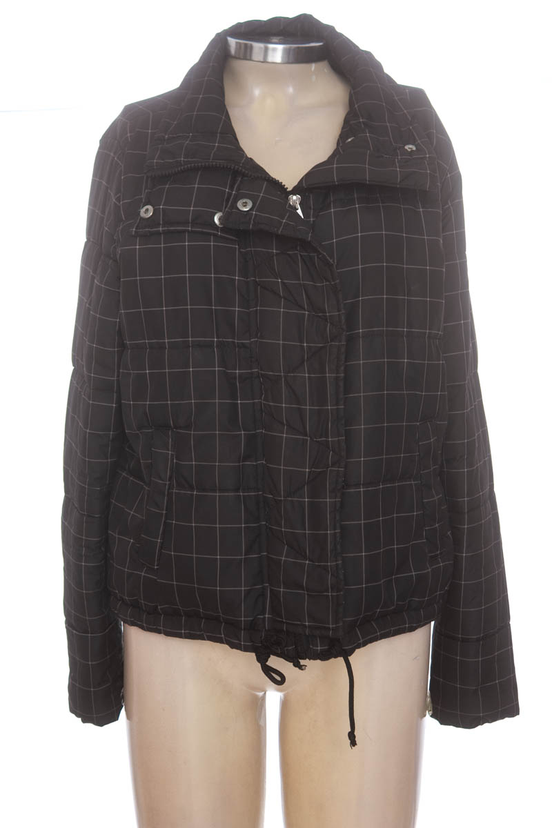 Chaqueta / Abrigo color Negro - Koaj