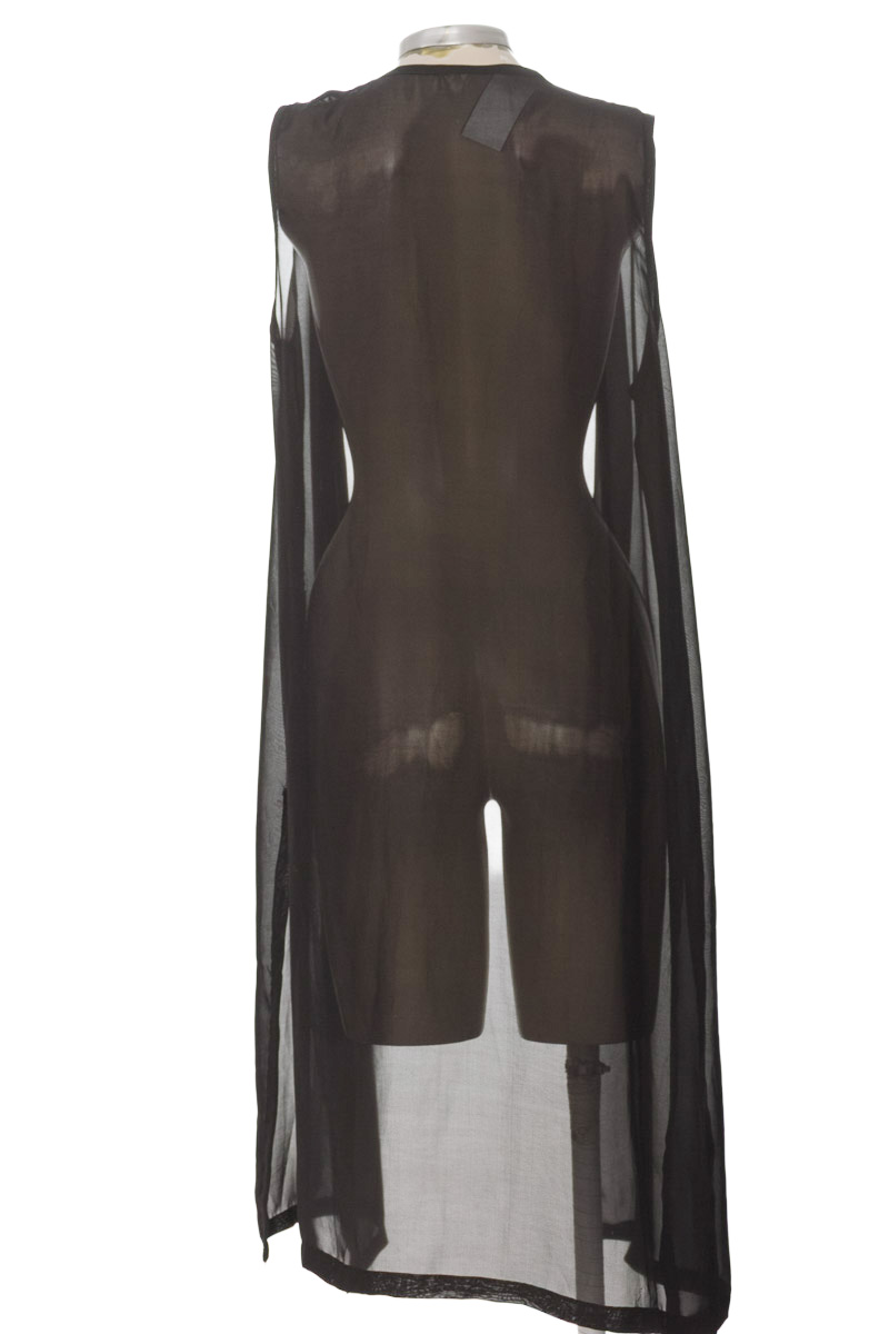 Blusa color Negro - Closeando