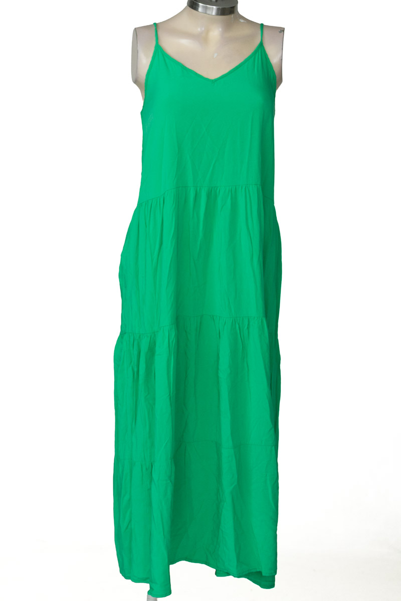 Vestido / Enterizo color Verde - Closeando
